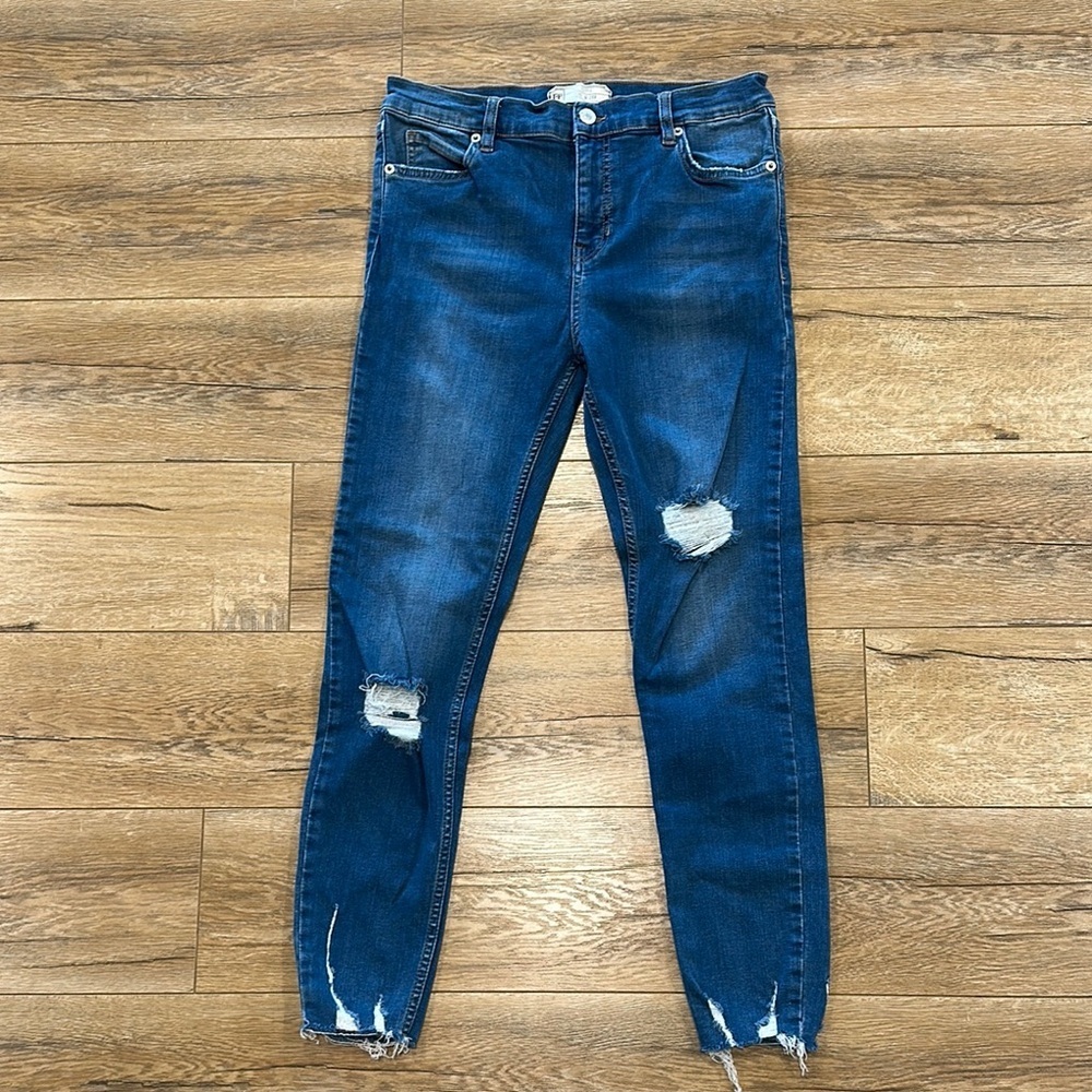 FREE People Women's Blue Distressed Jeans Size 29